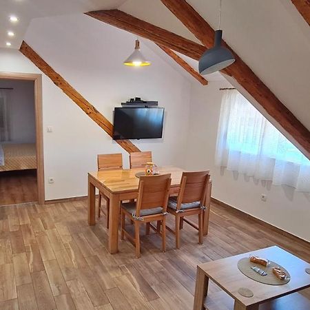 Attic Split Apartment Near City Centre 外观 照片