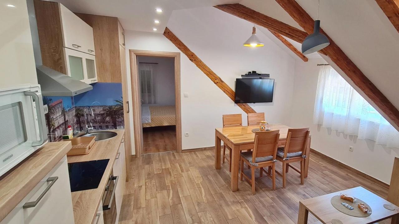 Attic Split Apartment Near City Centre 外观 照片
